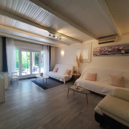 Port T2 58m2 Climatise Avec Terrasse, Parki 公寓 Fréjus