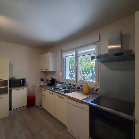Port T2 58m2 Climatise Avec Terrasse, Parki Lägenhet *