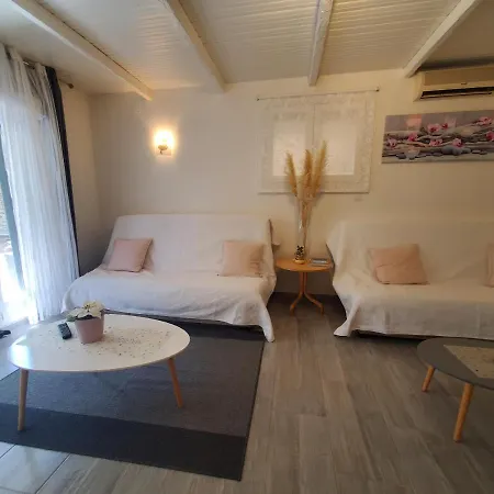 Lägenhet Port T2 58m2 Climatise Avec Terrasse, Parki Fréjus