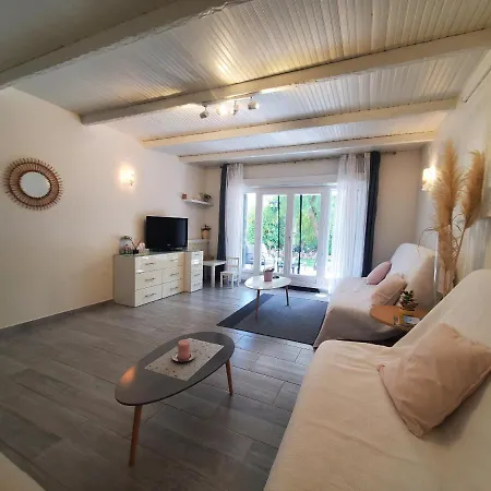 Port T2 58m2 Climatise Avec Terrasse, Parki